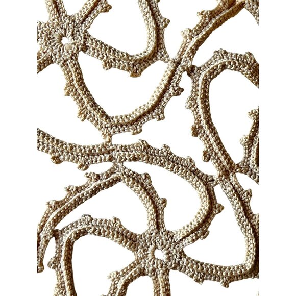 Antique Tatted Tan Centerpiece Doily With Pinwheel Design 19"x12" Handmade Event - Picture 4 of 7